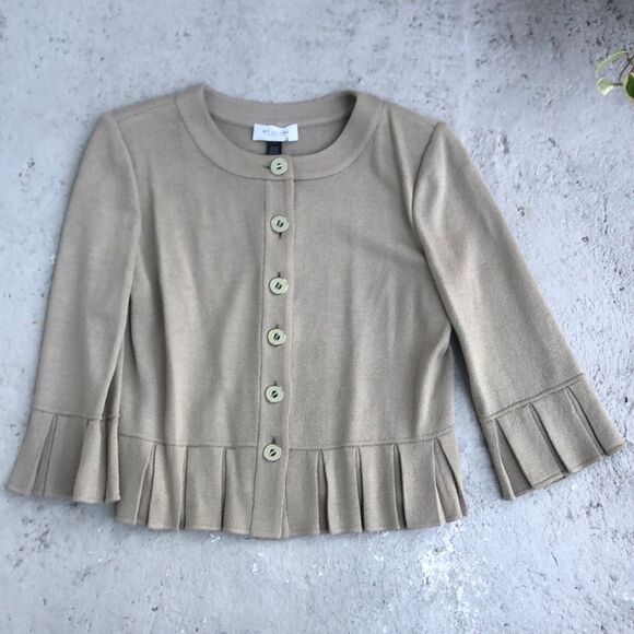 St John Collection - Picture 1 of 6